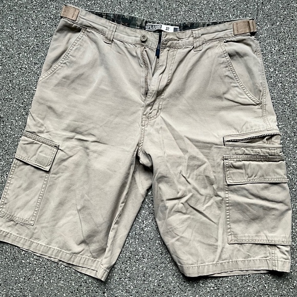 Plugg Shorts Plugg Cargo Shorts Size 32 Poshmark